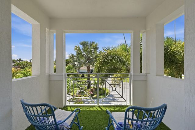 2840 NE 22nd Avenue, Lighthouse Point, FL 33064