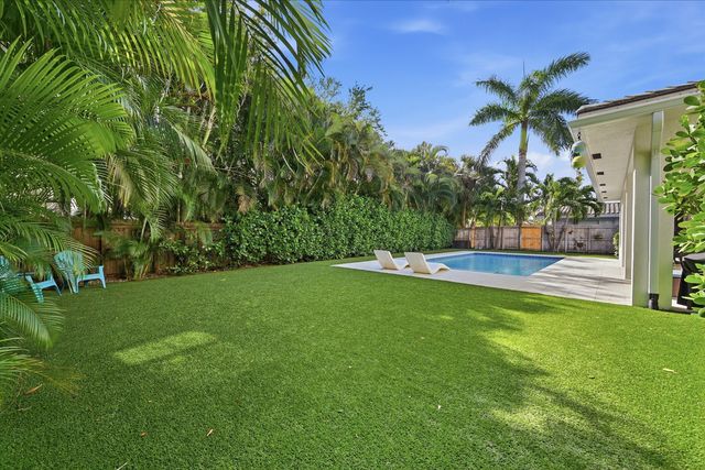 2840 NE 22nd Avenue, Lighthouse Point, FL 33064