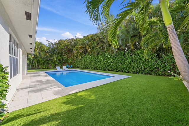 2840 NE 22nd Avenue, Lighthouse Point, FL 33064