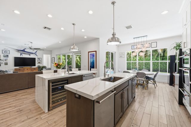 2840 NE 22nd Avenue, Lighthouse Point, FL 33064