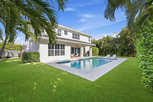 2840 NE 22nd Avenue, Lighthouse Point, FL 33064