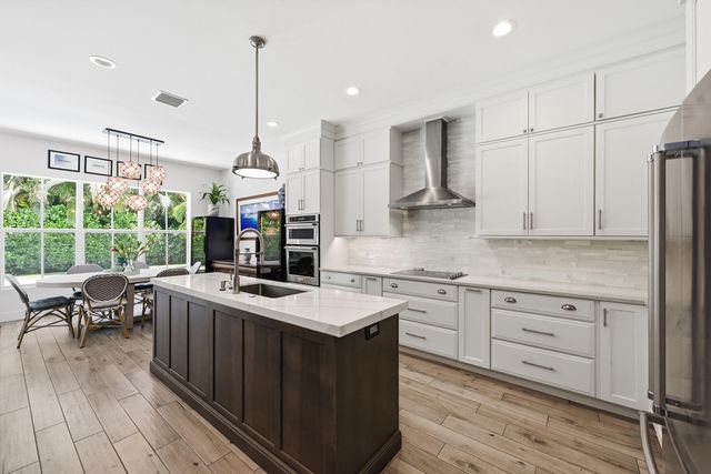 2840 NE 22nd Avenue, Lighthouse Point, FL 33064