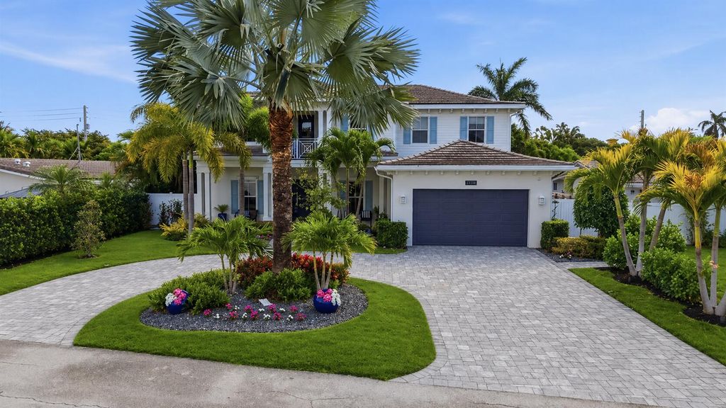 2840 NE 22nd Avenue, Lighthouse Point, FL 33064