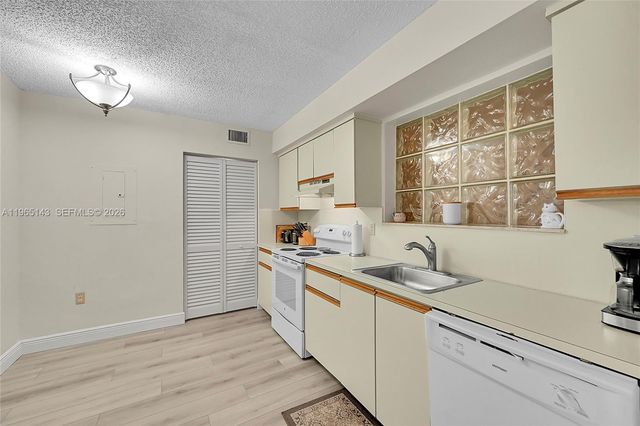 5936 Morningstar Cir 104, Delray Beach, FL 33484