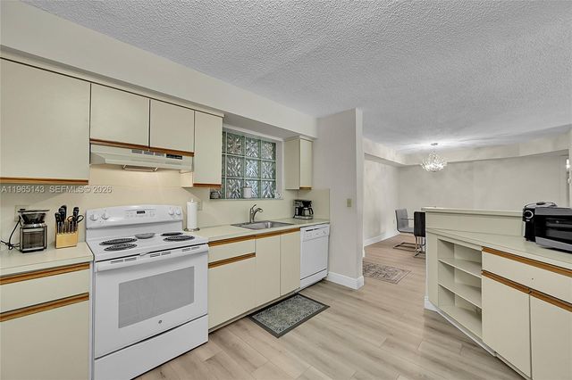 5936 Morningstar Cir 104, Delray Beach, FL 33484