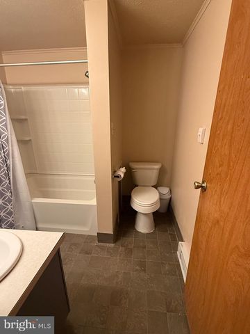 1521 HICKSTOWN RD, Sicklerville, NJ 08081