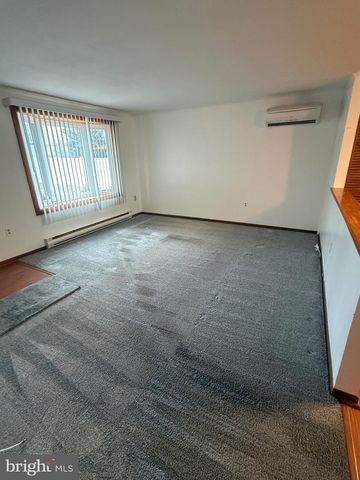 1521 HICKSTOWN RD, Sicklerville, NJ 08081