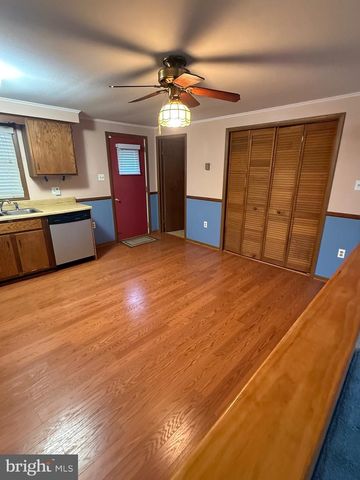 1521 HICKSTOWN RD, Sicklerville, NJ 08081