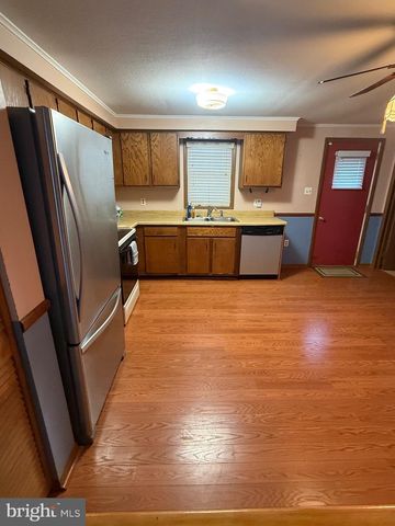 1521 HICKSTOWN RD, Sicklerville, NJ 08081