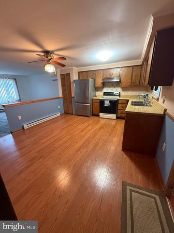 1521 HICKSTOWN RD, Sicklerville, NJ 08081