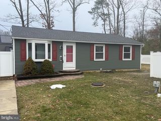 1521 HICKSTOWN RD, Sicklerville, NJ 08081