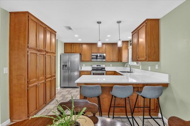 4800 Endicott Ct, Salida, CA 95368
