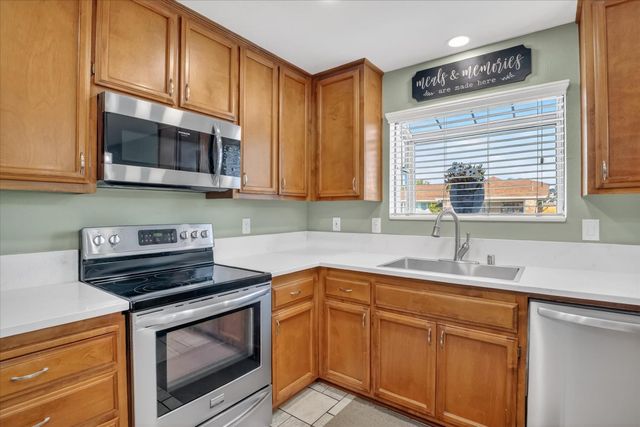 4800 Endicott Ct, Salida, CA 95368