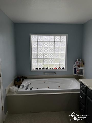 945 Santa Fe Court, Bedford Twp, MI 48182