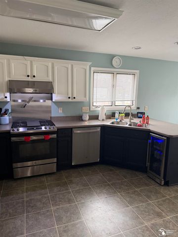 945 Santa Fe Court, Bedford Twp, MI 48182