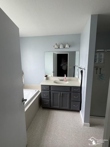 945 Santa Fe Court, Bedford Twp, MI 48182