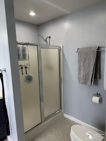 945 Santa Fe Court, Bedford Twp, MI 48182