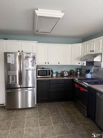 945 Santa Fe Court, Bedford Twp, MI 48182