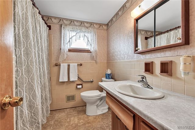 128 Banko Drive, Cheektowaga, NY 14043