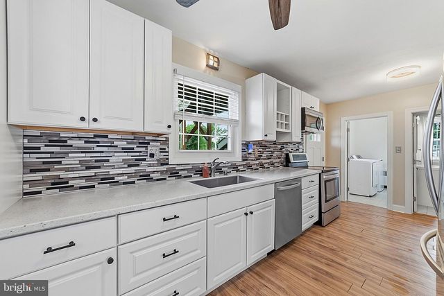 192 KUGLER AVE, Carneys Point, NJ 08069