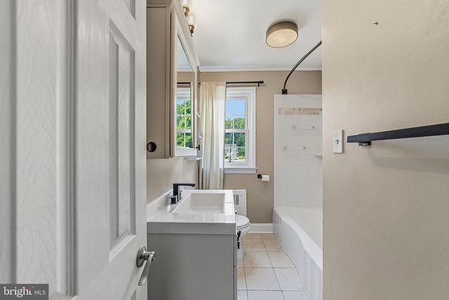 192 KUGLER AVE, Carneys Point, NJ 08069