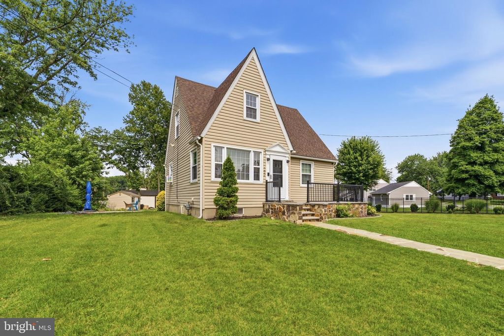 192 KUGLER AVE, Carneys Point, NJ 08069
