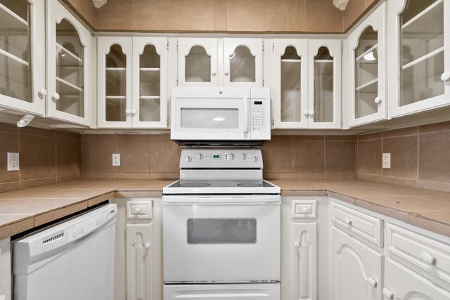 19 Vaqueria Lane, Hot Springs Village, AR 71909