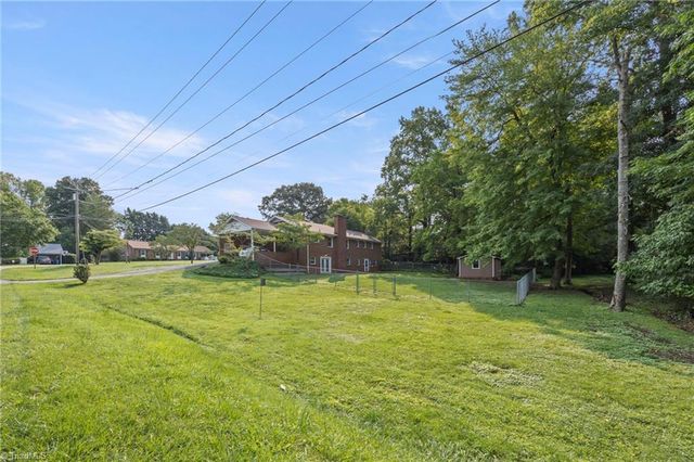 123 Tangle Drive, Jamestown, NC 27282