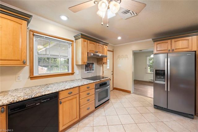 123 Tangle Drive, Jamestown, NC 27282