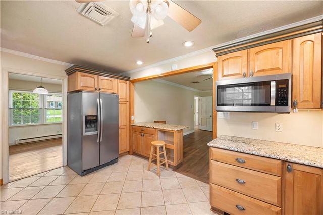 123 Tangle Drive, Jamestown, NC 27282