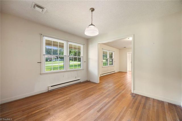 123 Tangle Drive, Jamestown, NC 27282