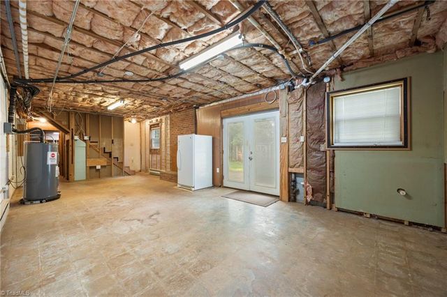123 Tangle Drive, Jamestown, NC 27282