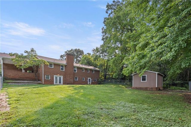 123 Tangle Drive, Jamestown, NC 27282