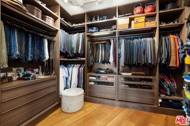 1476 Blue Jay Way, Los Angeles, CA 90069