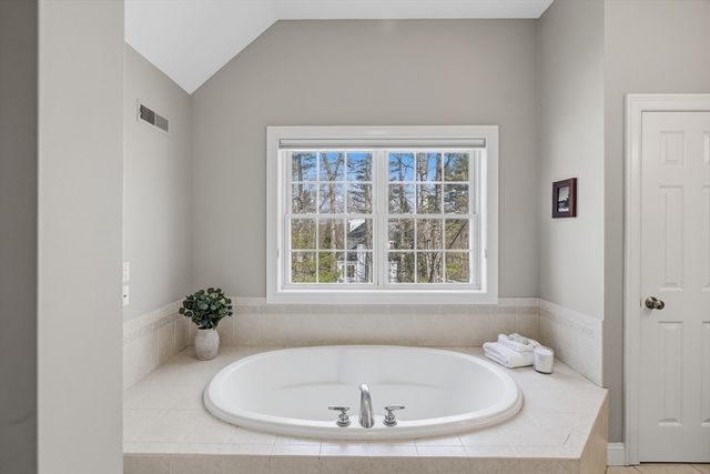 20 Hancock Rd, Windham, NH 03087