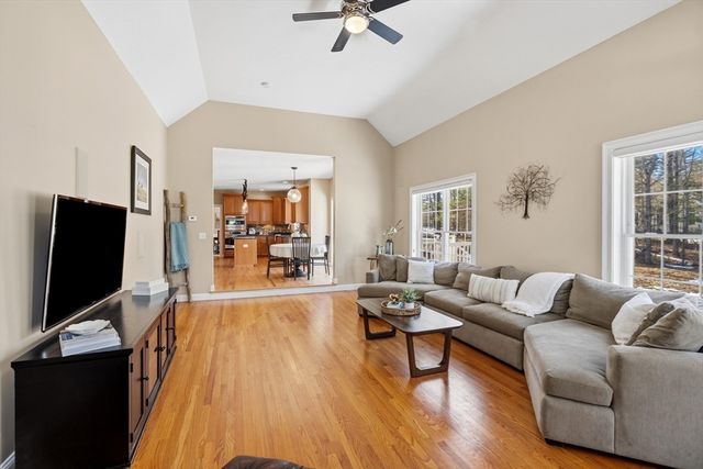 20 Hancock Rd, Windham, NH 03087