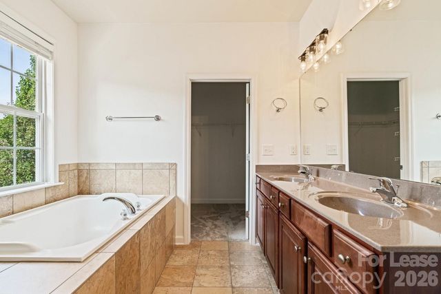 17810 Overland Forest Drive, Cornelius, NC 28031