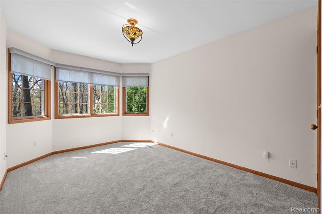 561 Valley Drive, Milford Charter Township, MI 48381