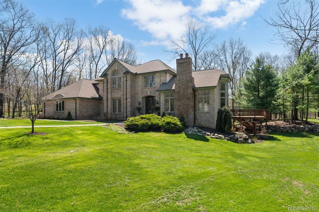 561 Valley Drive, Milford Charter Township, MI 48381