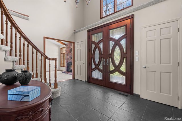 561 Valley Drive, Milford Charter Township, MI 48381