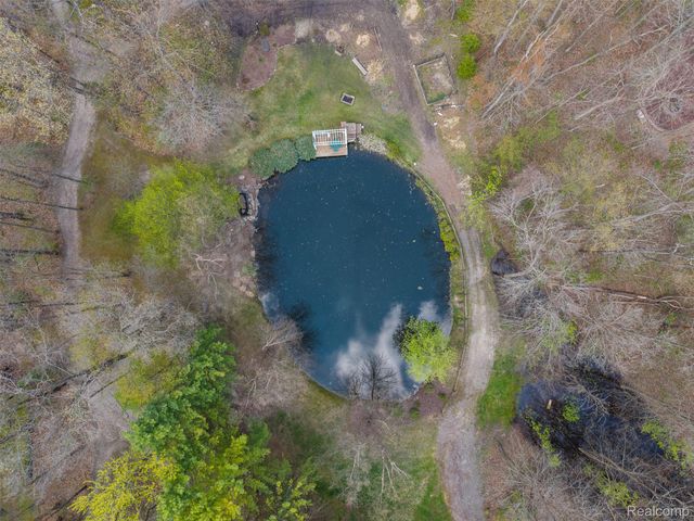 561 Valley Drive, Milford Charter Township, MI 48381