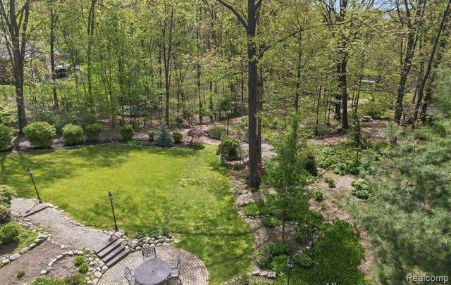 561 Valley Drive, Milford Charter Township, MI 48381