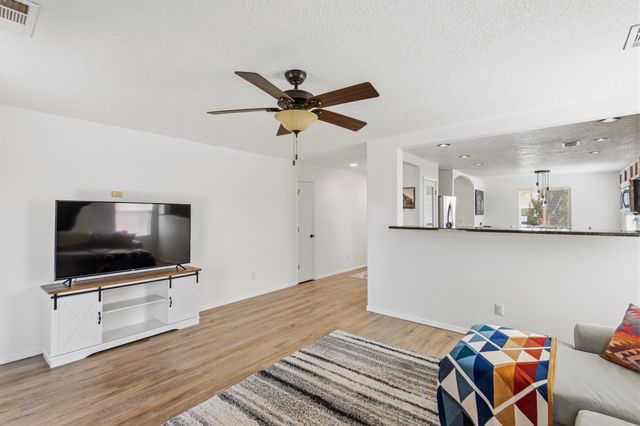 3361 Campfire Street SW, Los Lunas, NM 87031