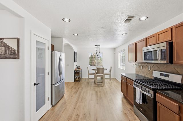 3361 Campfire Street SW, Los Lunas, NM 87031