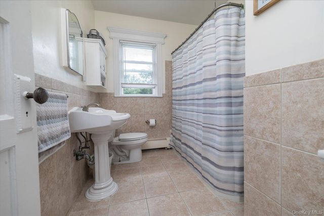 86 Woods Avenue, Rockville Centre, NY 11570