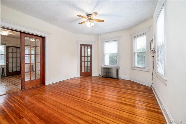 86 Woods Avenue, Rockville Centre, NY 11570
