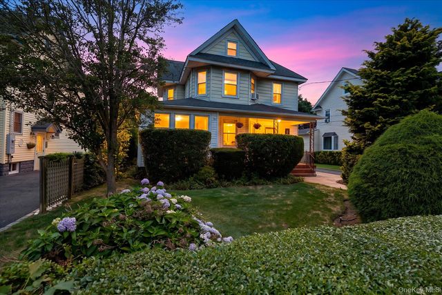 86 Woods Avenue, Rockville Centre, NY 11570