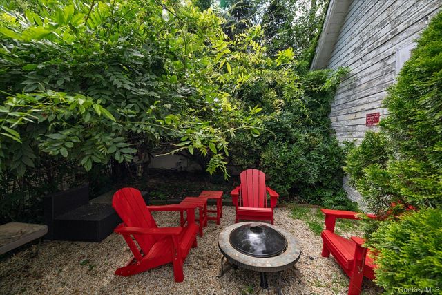 86 Woods Avenue, Rockville Centre, NY 11570