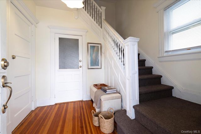 86 Woods Avenue, Rockville Centre, NY 11570