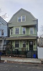 212 3Rd St, Newark City, NJ 07107